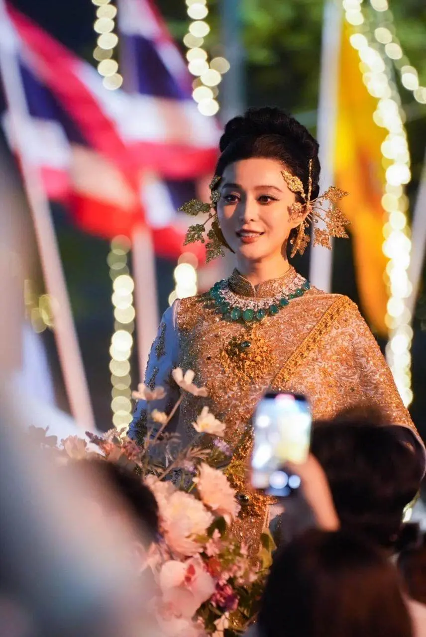 THAILAND 🇹🇭 | 'Fan Bingbing' joins the Maha Songkran procession 2024💦