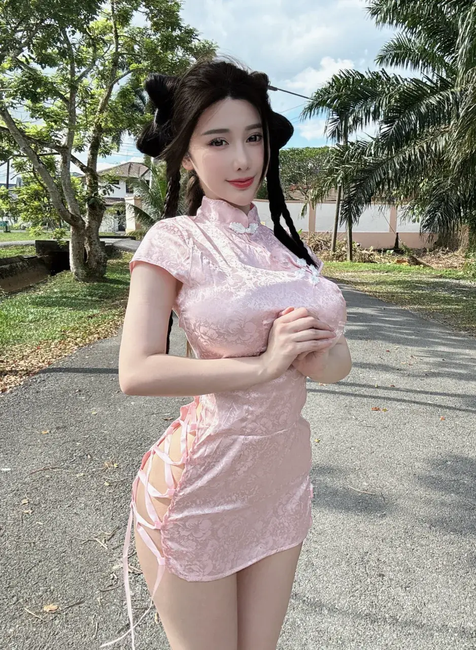 Beautiful female model from China003
