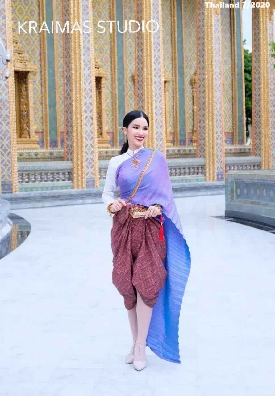 Thai Traditional Costume 🇹🇭