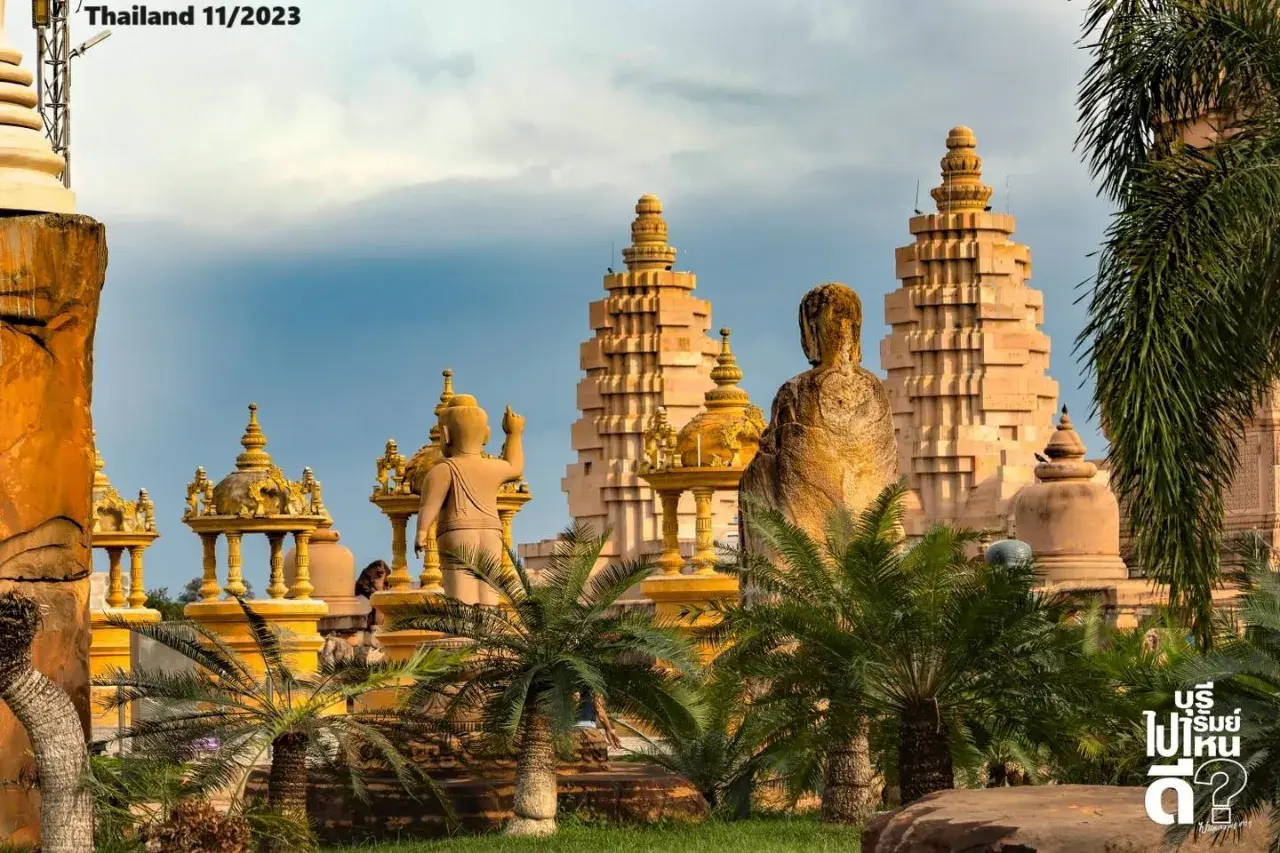 Siha Nakhon at Wat Phu Man Fah 🇹🇭