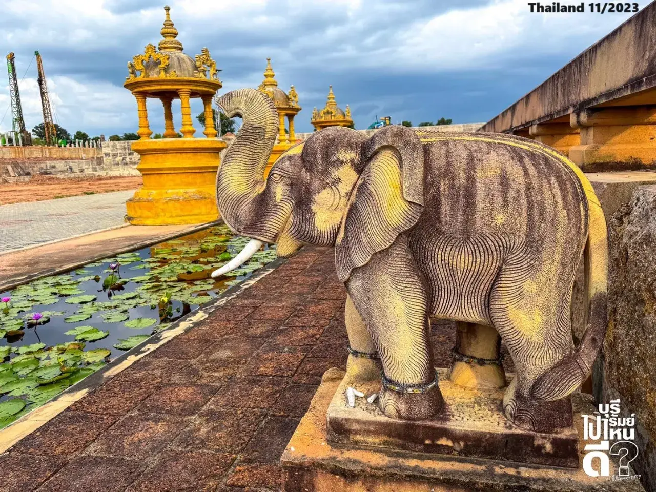 Siha Nakhon at Wat Phu Man Fah 🇹🇭