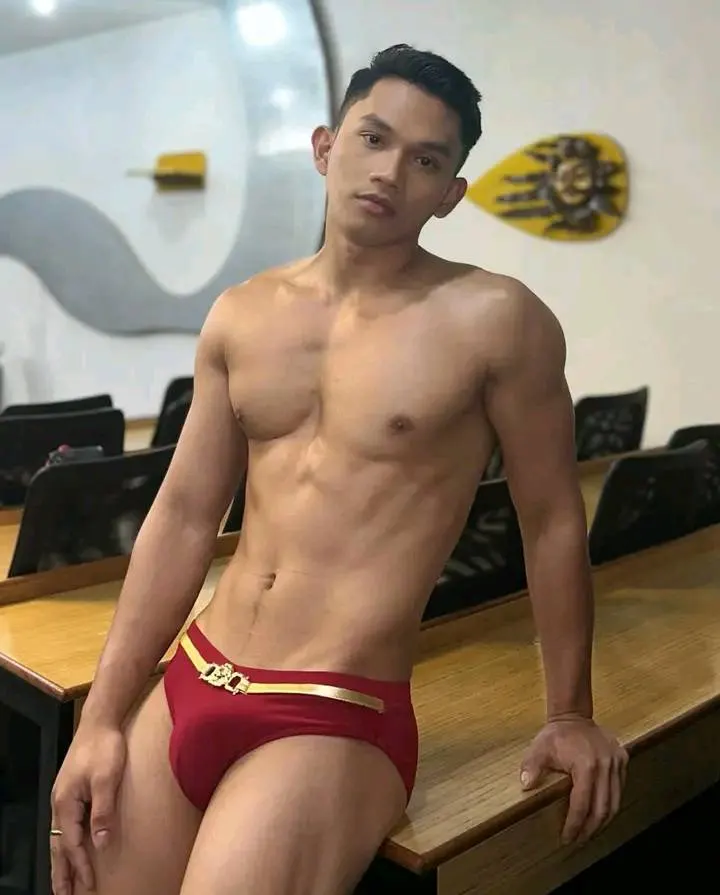 HottestPinoyGuysOverload สิงคโปร์