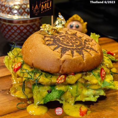 Burgers with Thai Yantra 🇹🇭