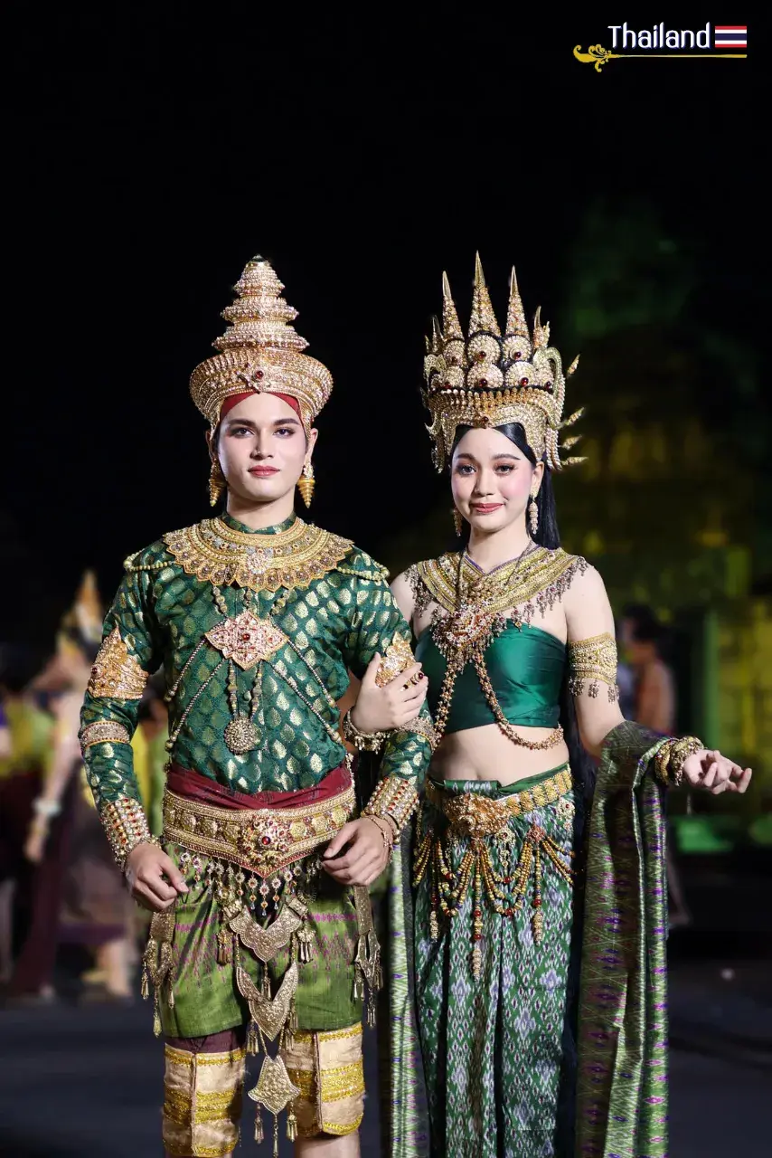 THAILAND 🇹🇭 | Phimai Festival lights up historical park