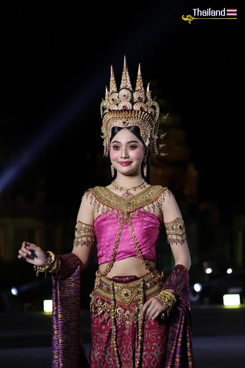 THAILAND 🇹🇭 | Phimai Festival lights up historical park