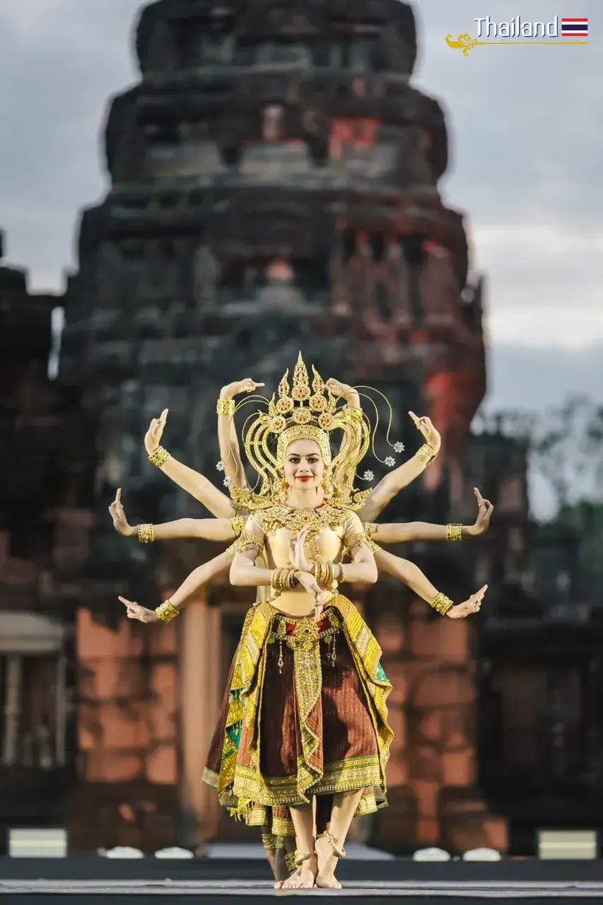 THAILAND 🇹🇭 | Phimai Festival lights up historical park