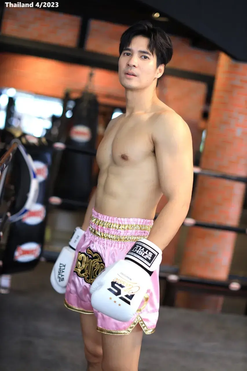 Mike Pattaradet and Muaythai Training 🇹🇭