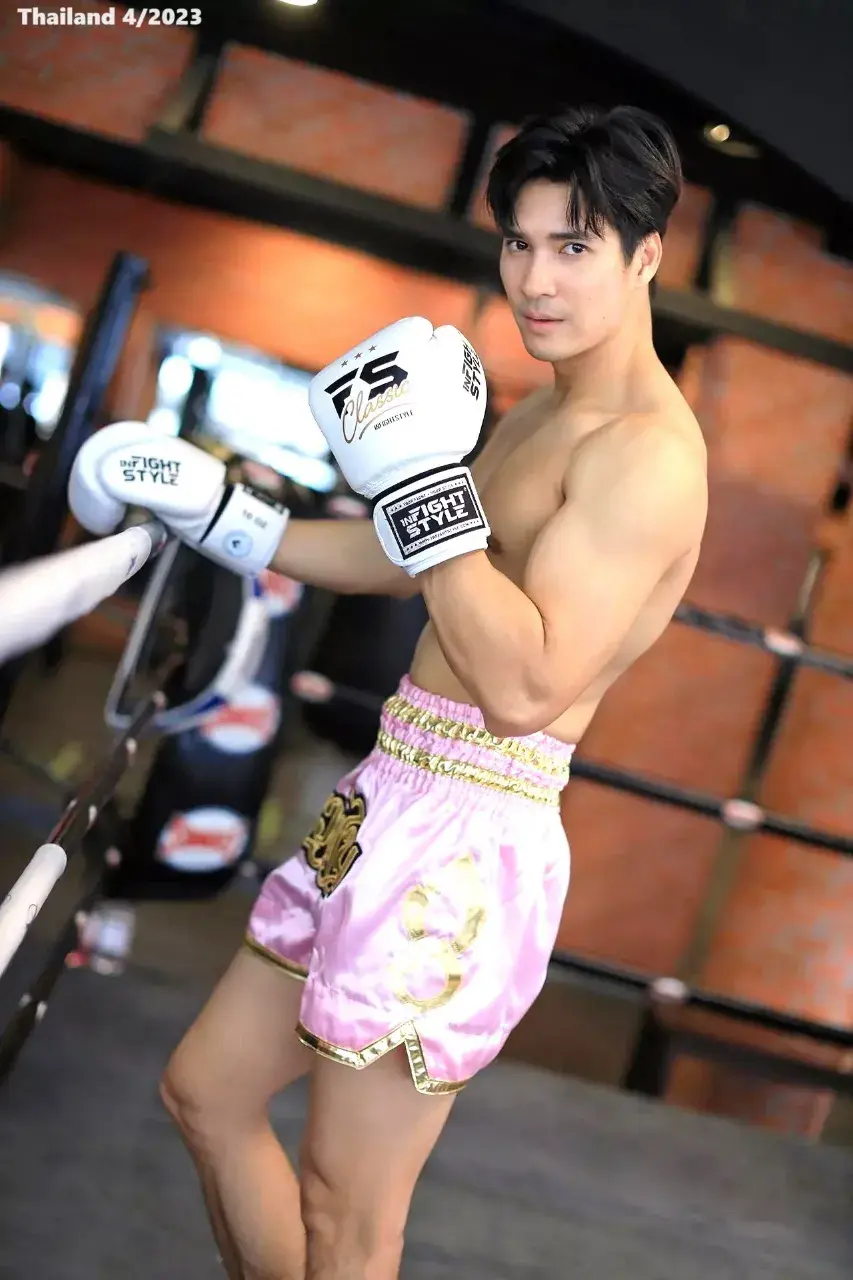 Mike Pattaradet and Muaythai Training 🇹🇭