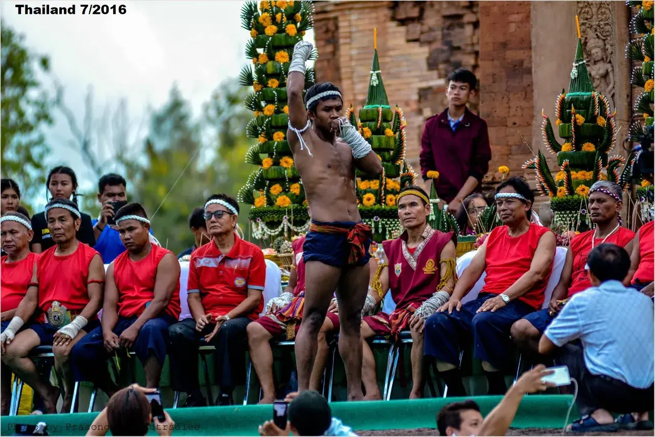 'Wai Khru Muay Thai' by Buakaw Banchemek 🇹🇭