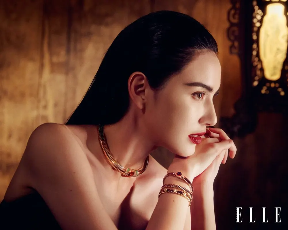 ใหม่-ดาวิกา @ ELLE Singapore November 2024