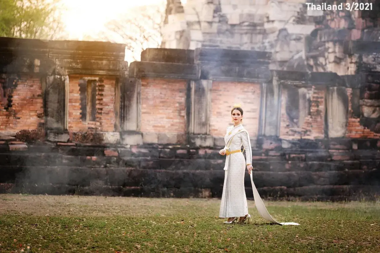 Lady in the Thai Siwalai National Costume 🇹🇭