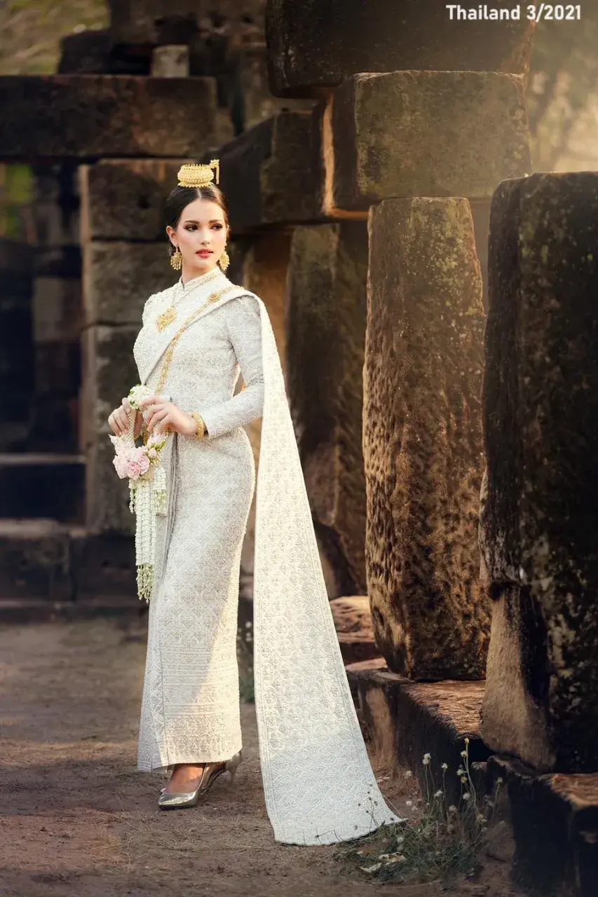 Lady in the Thai Siwalai National Costume 🇹🇭