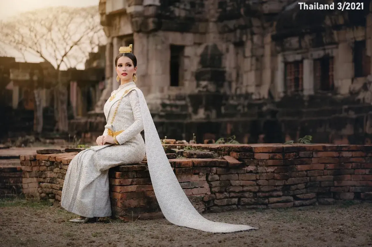 Lady in the Thai Siwalai National Costume 🇹🇭