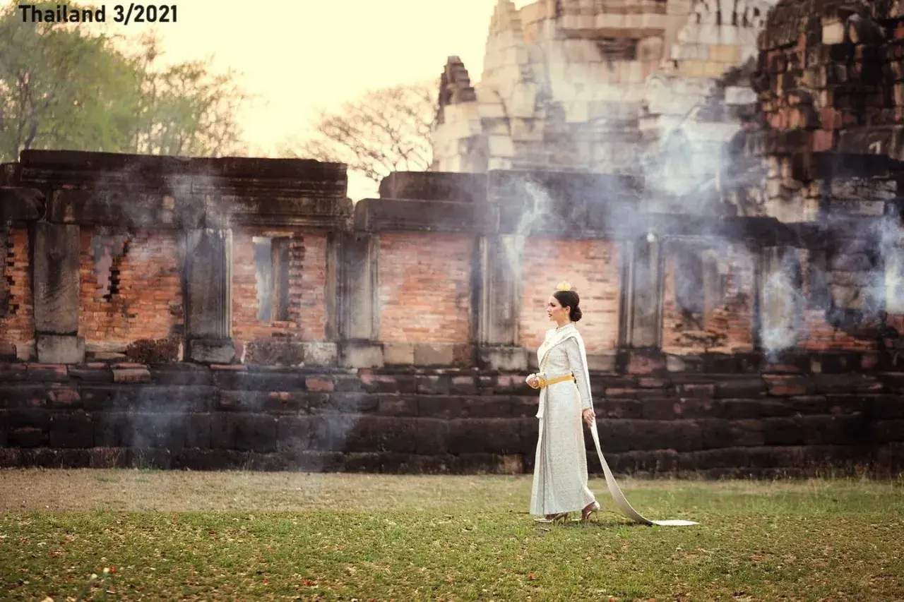 Lady in the Thai Siwalai National Costume 🇹🇭