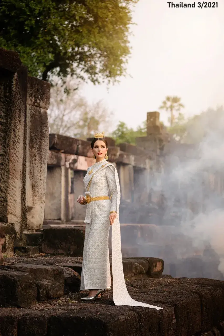 Lady in the Thai Siwalai National Costume 🇹🇭