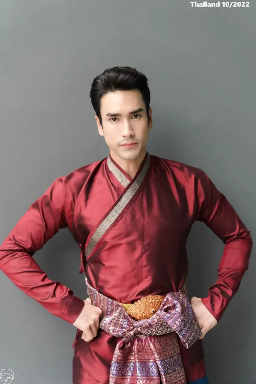 Nadech in Thai Traditional Costume 🇹🇭