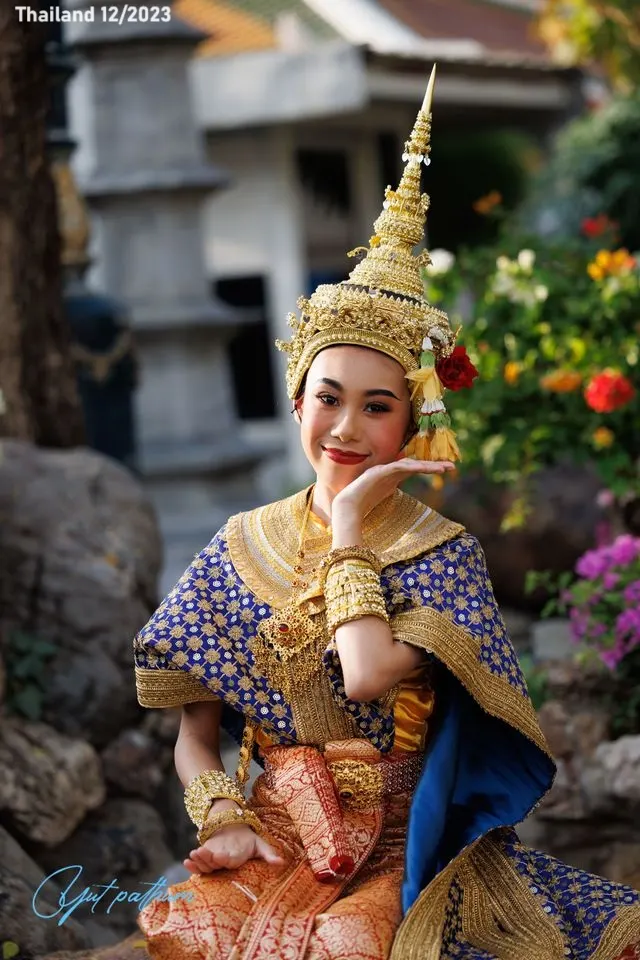 Lovely Young Thai Classical Dancers 🇹🇭