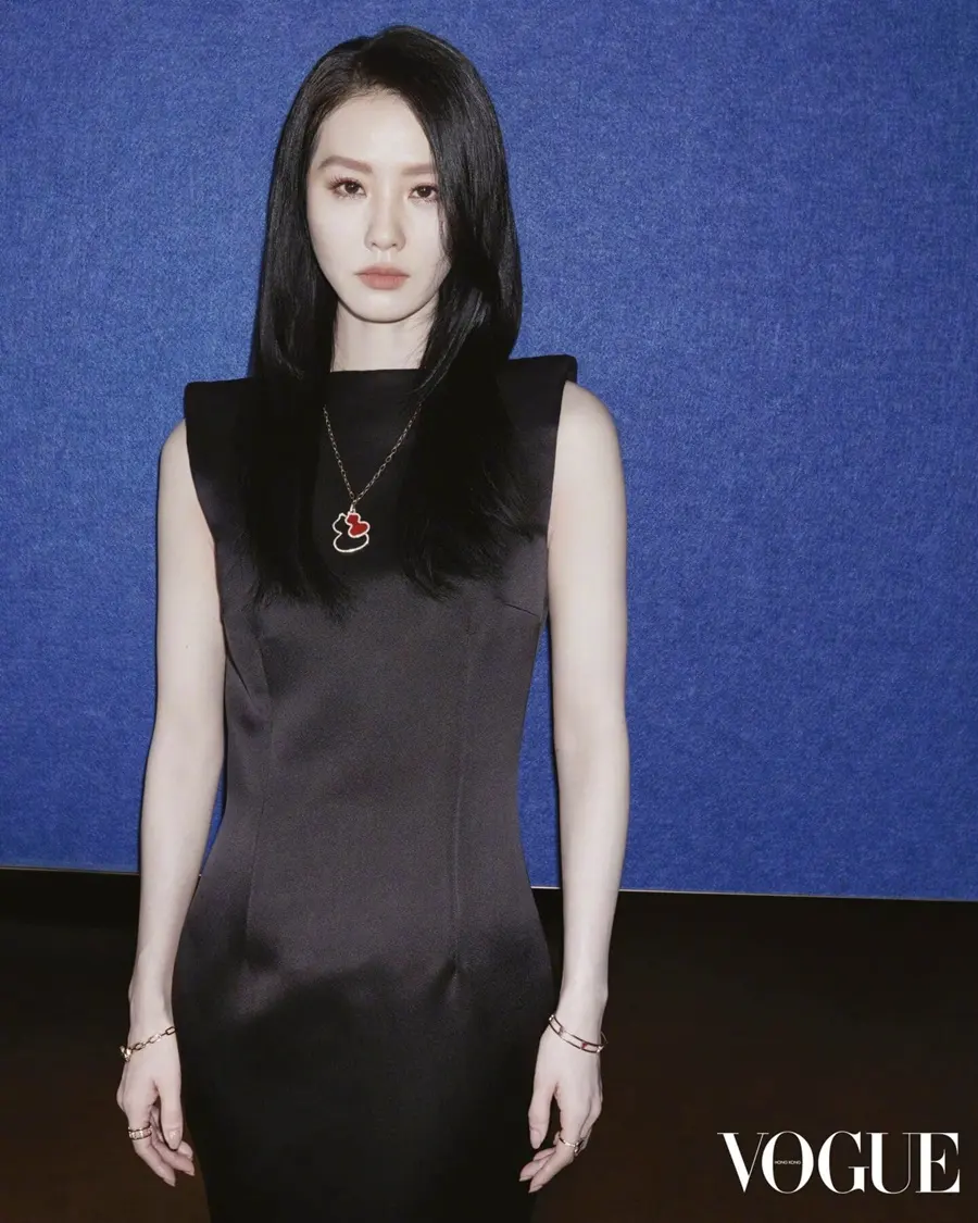 Liu Shishi @ VOGUE Hong Kong January 2025