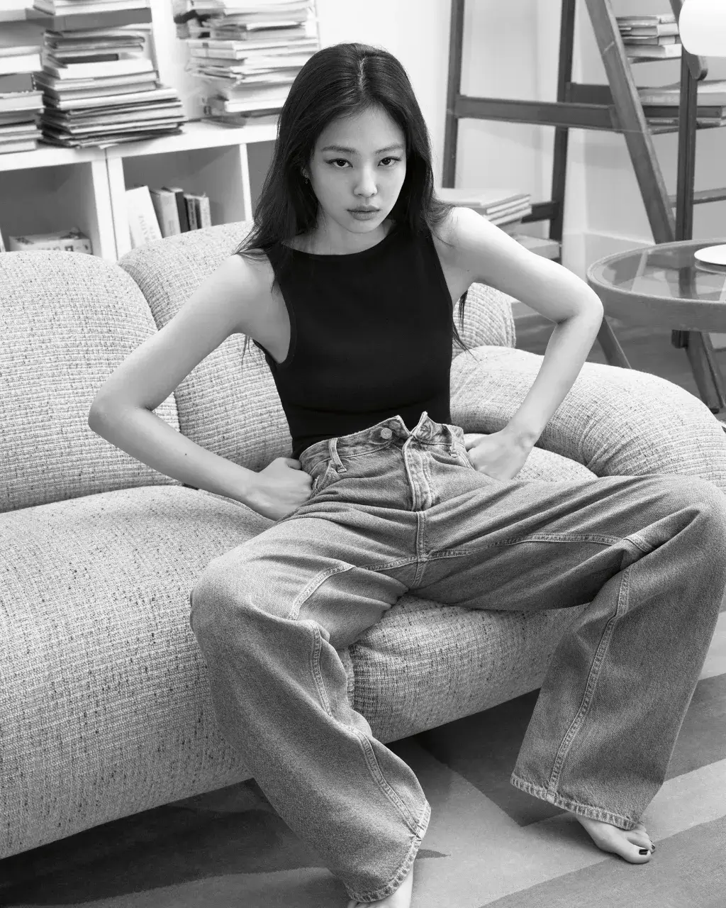 JENNIE takes over in Calvin Klein