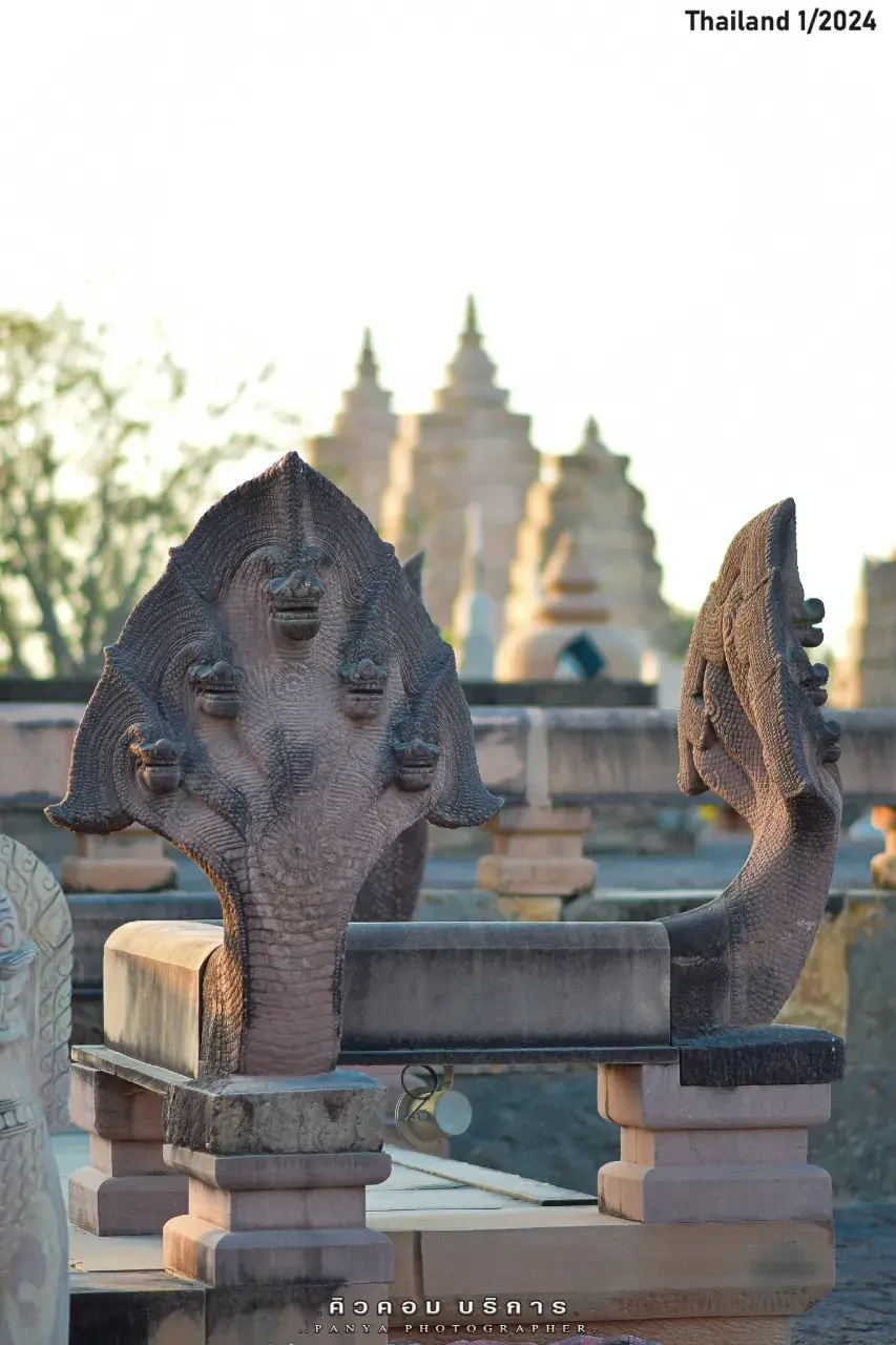 'Wat Phu Man Fah' Thai Temple 🇹🇭