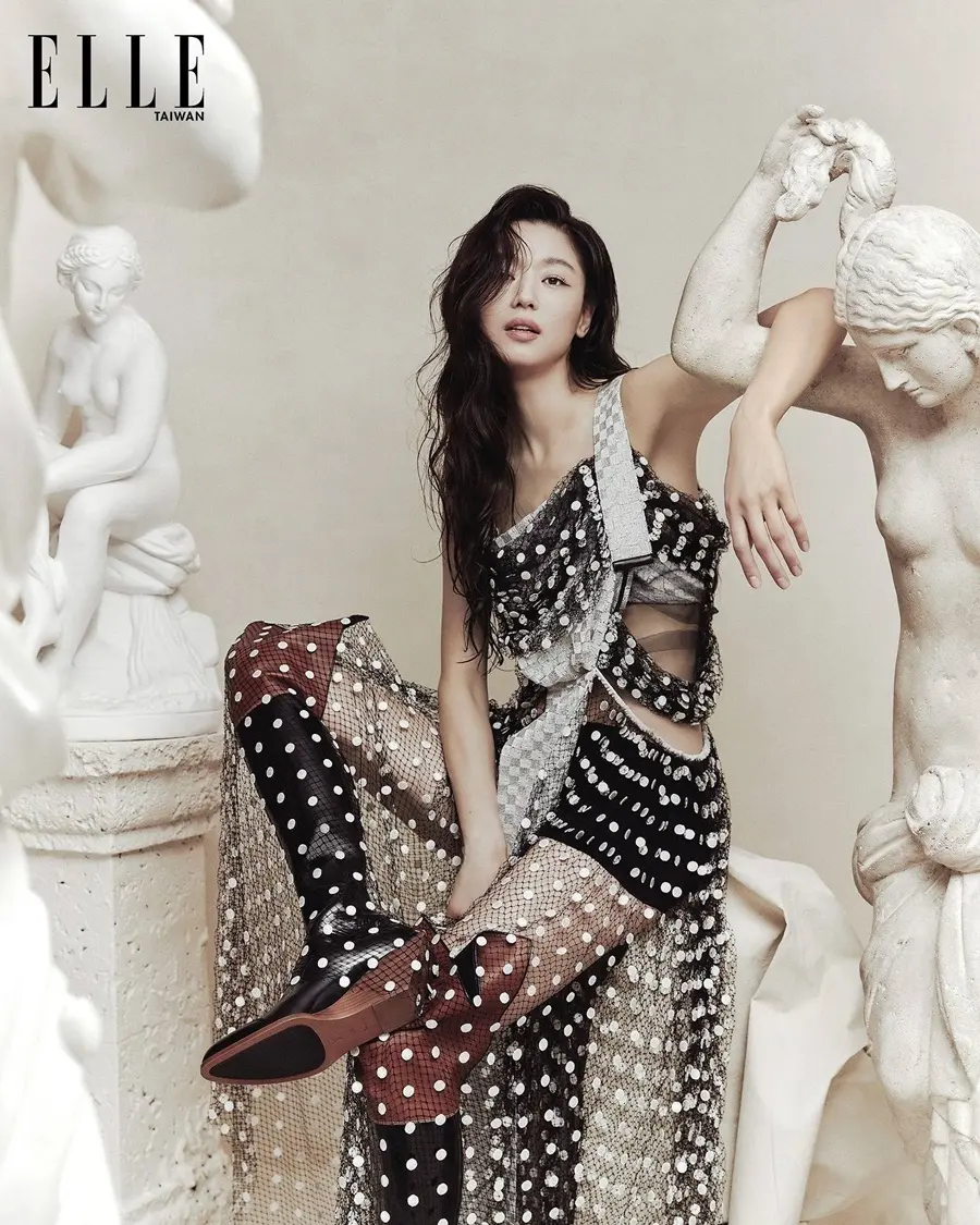 Jun Ji Hyun @ ELLE Taiwan January 2025