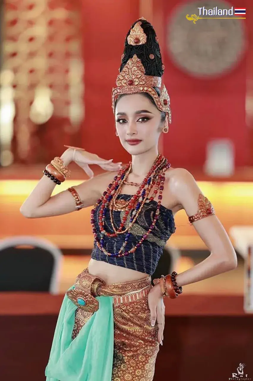 Thai Lady in Dvaravati Costume 🇹🇭