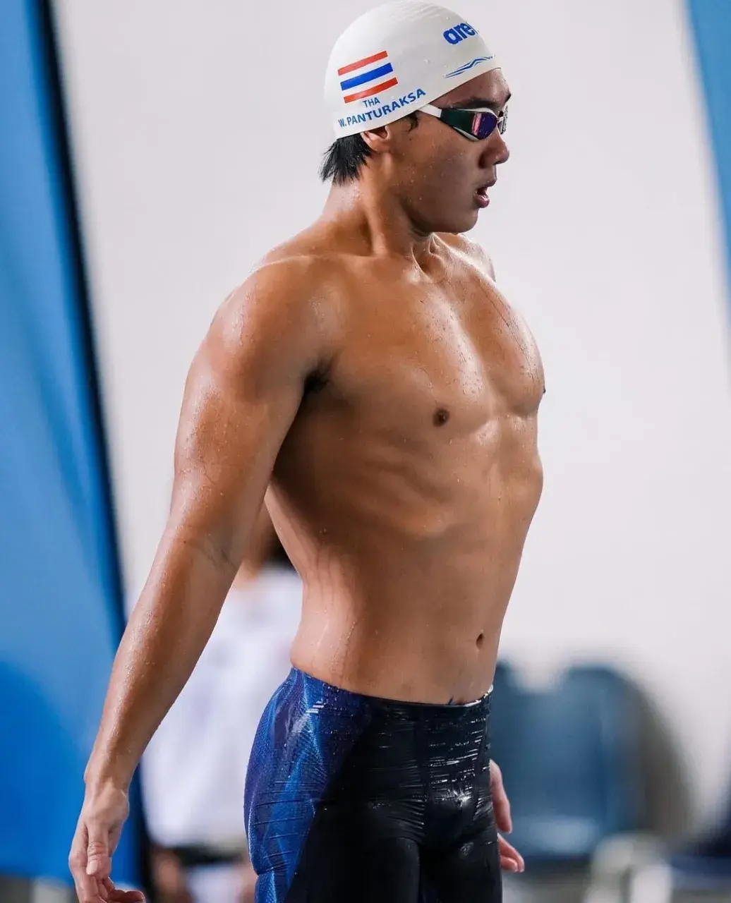 Thailand swimmer : Wasu Panturaksa