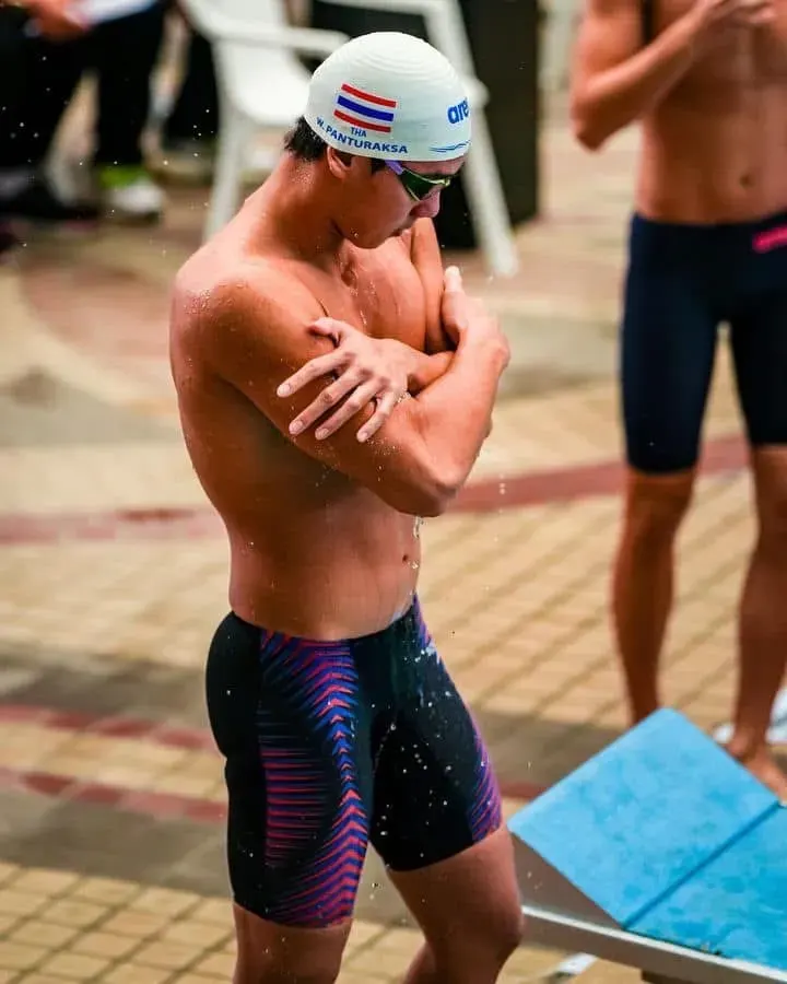 Thailand swimmer : Wasu Panturaksa