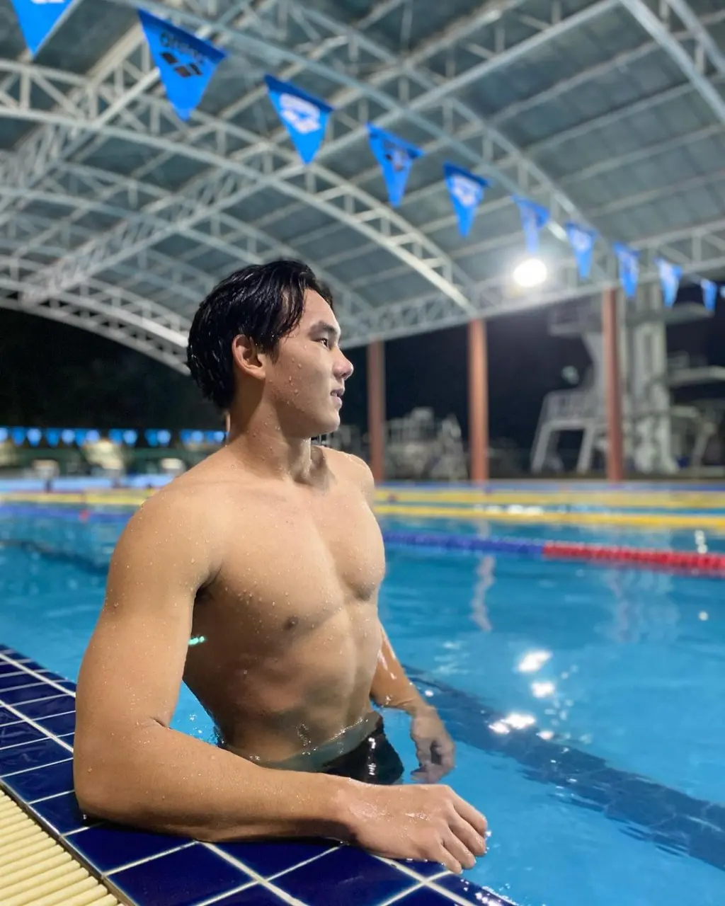 Thailand swimmer : Wasu Panturaksa