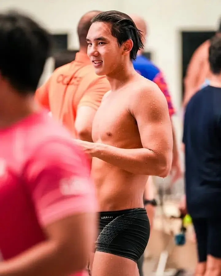Thailand swimmer : Wasu Panturaksa