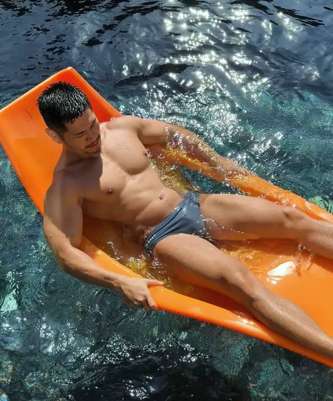 นักร้องท่านหนึ่งกับพวกพ้อง