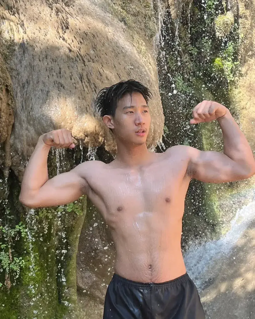 ครูหรือนศ.ดีน๊าาา