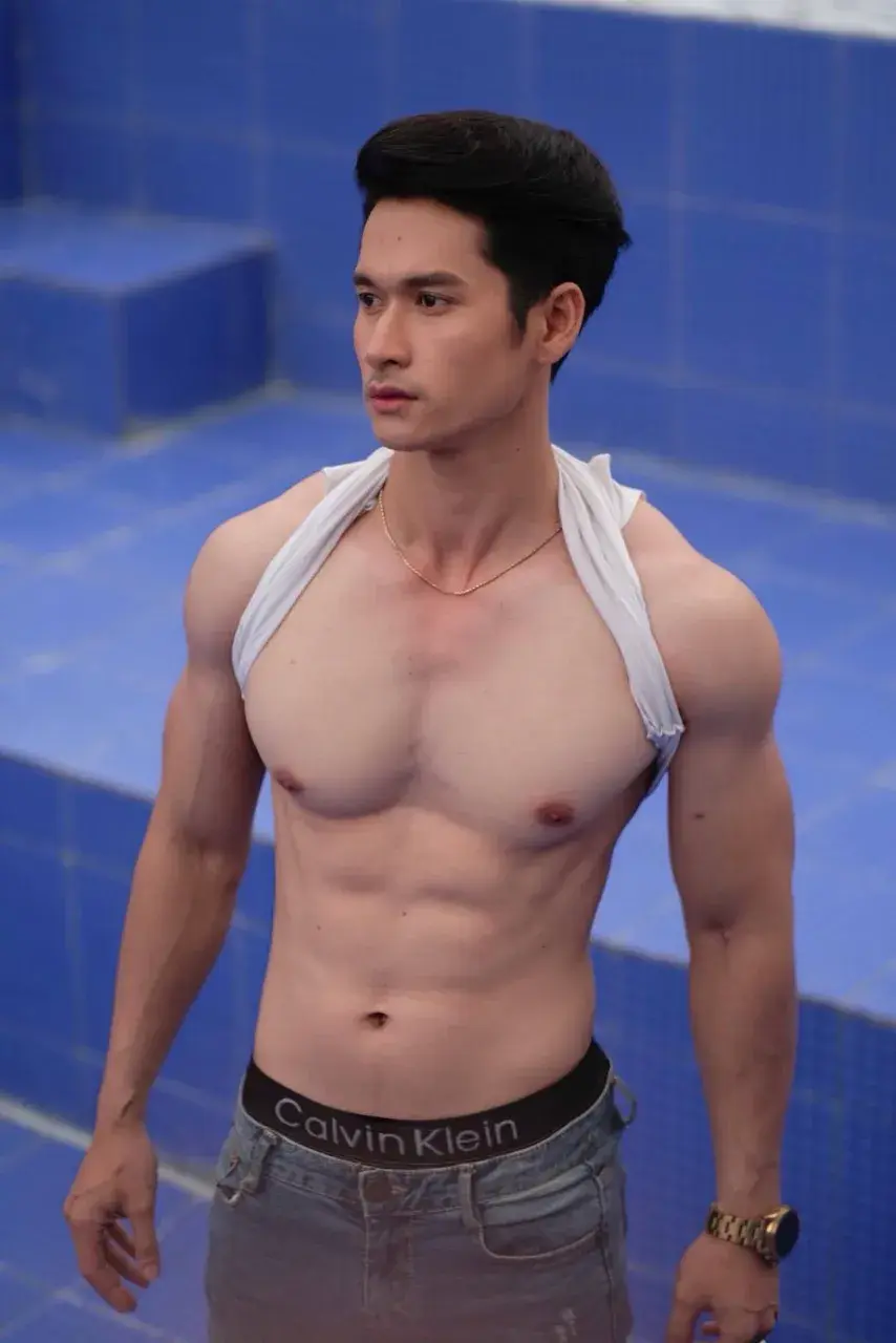 นมอมชมพูอยากอวยคม