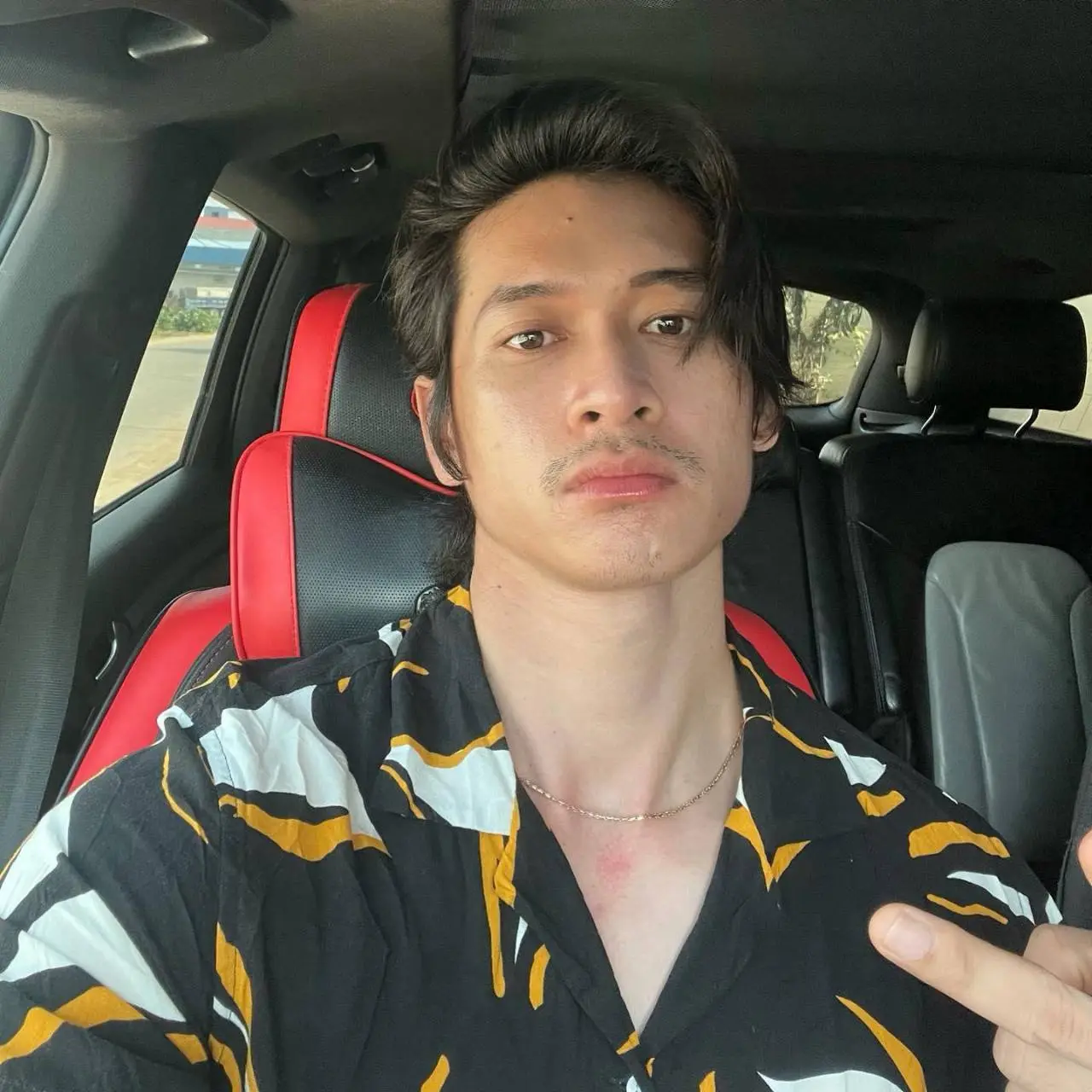 นมอมชมพูอยากอวยคม