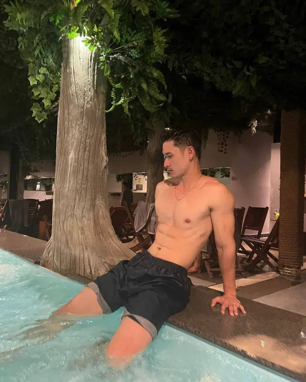 นมอมชมพูอยากอวยคม