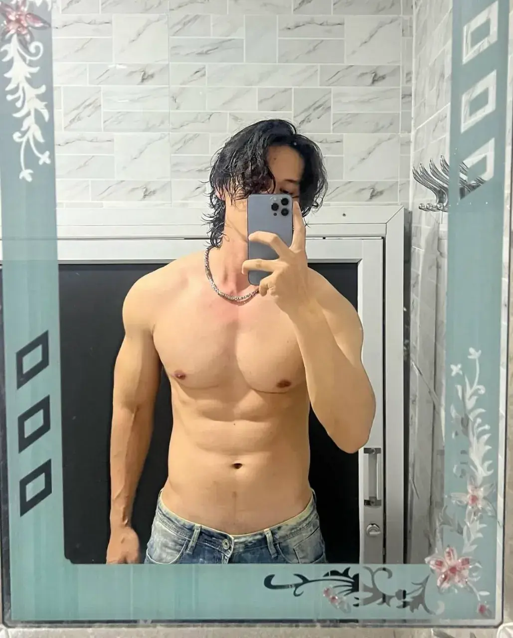 นมอมชมพูอยากอวยคม