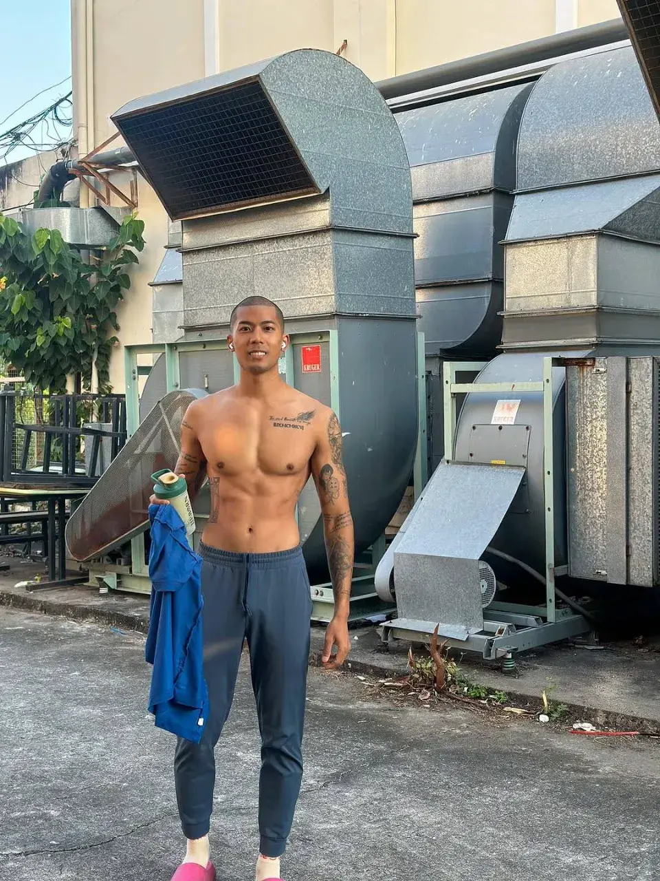 หุ่นแน่นๆแฟนใคร