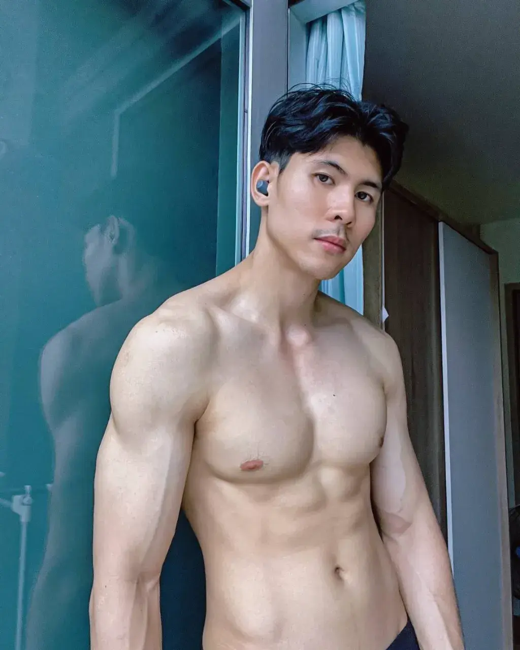 หุ่นแน่นๆแฟนใคร