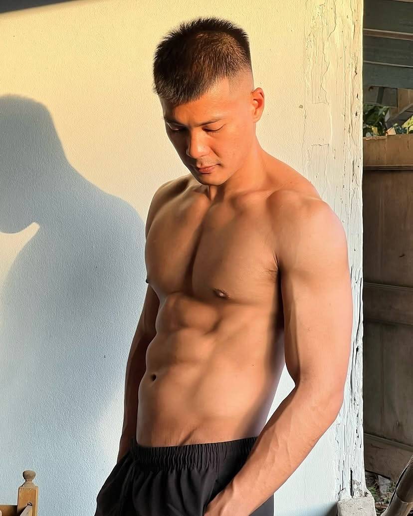 ไม่ไหวก็จะเลีย