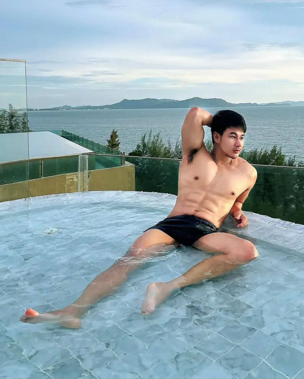 ไม่ไหวก็จะเลีย