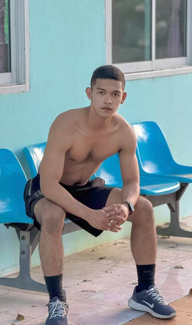 เยิ้มและแฉ่ะ