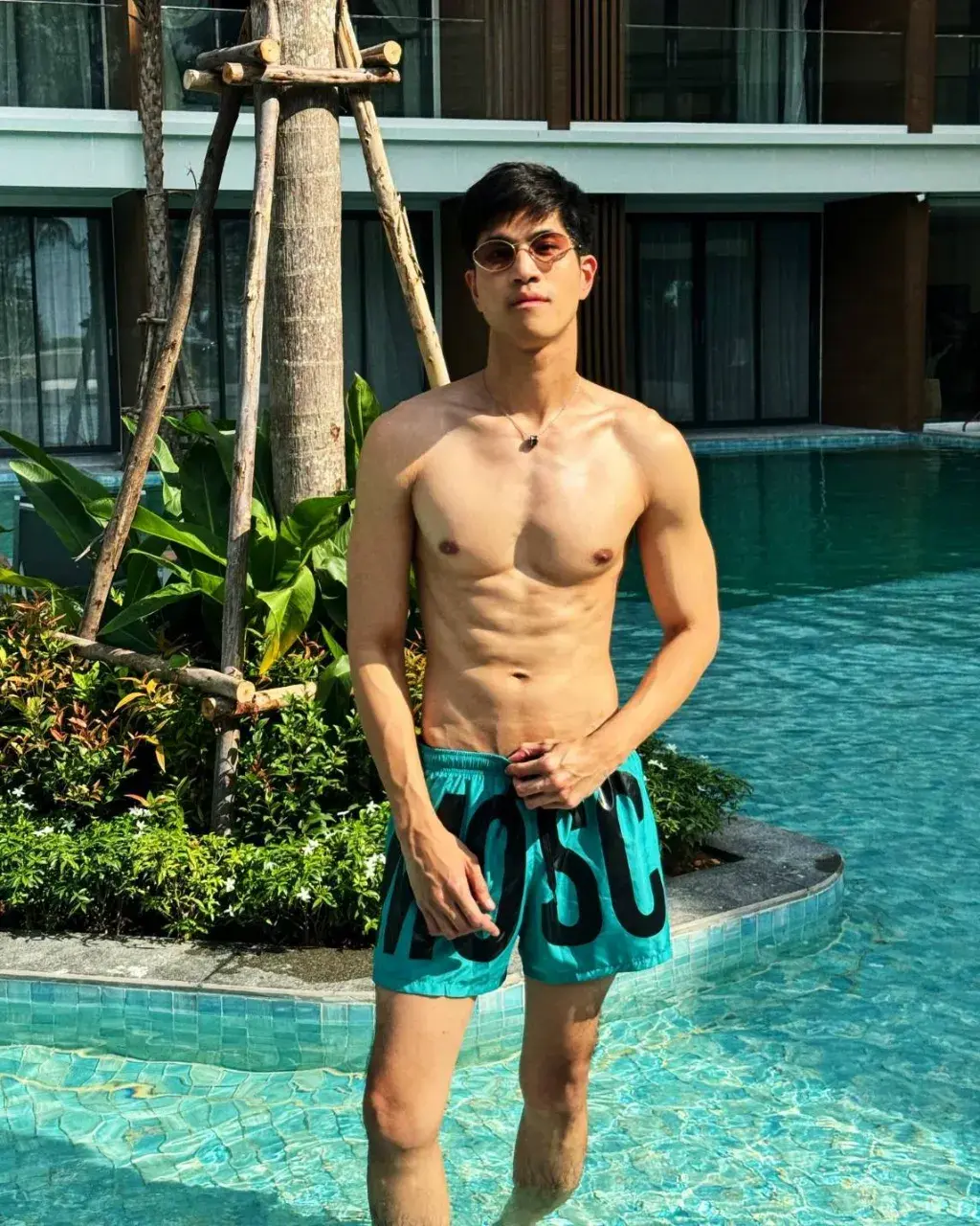 เยิ้มและแฉ่ะ