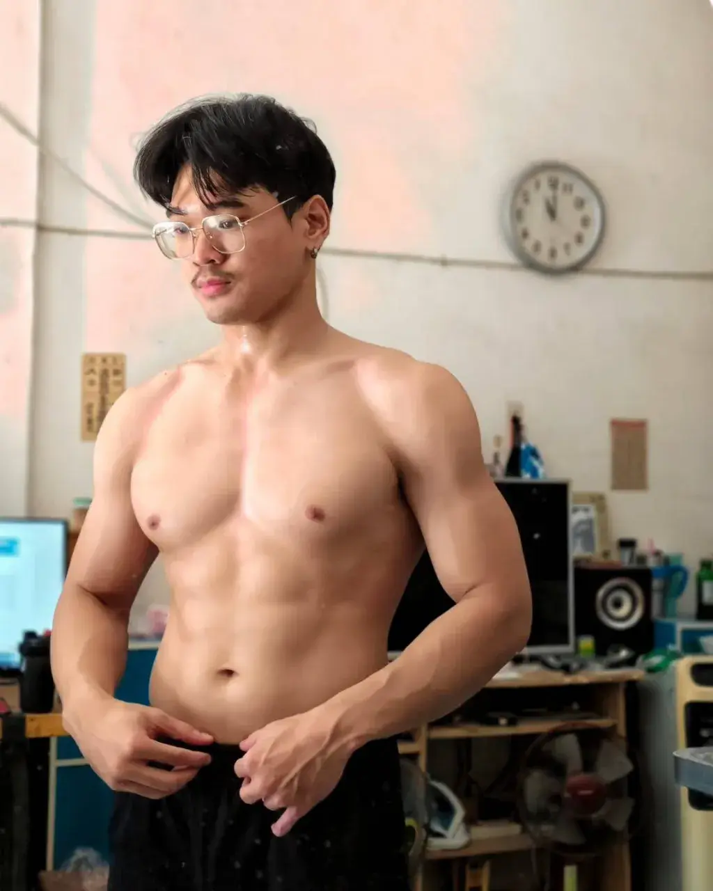 เยิ้มและแฉ่ะ