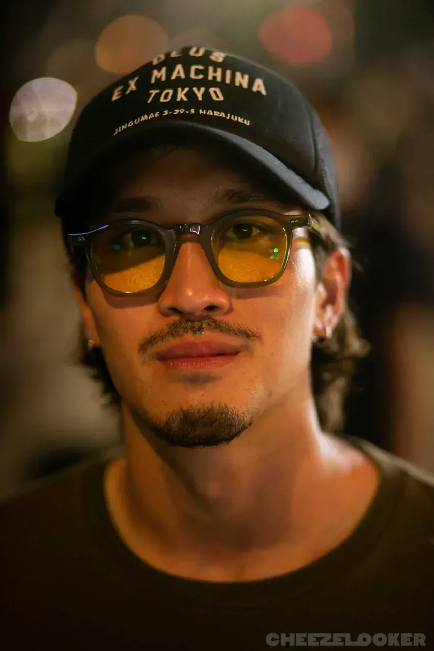 ยิ่งซูมยิ่งเสว