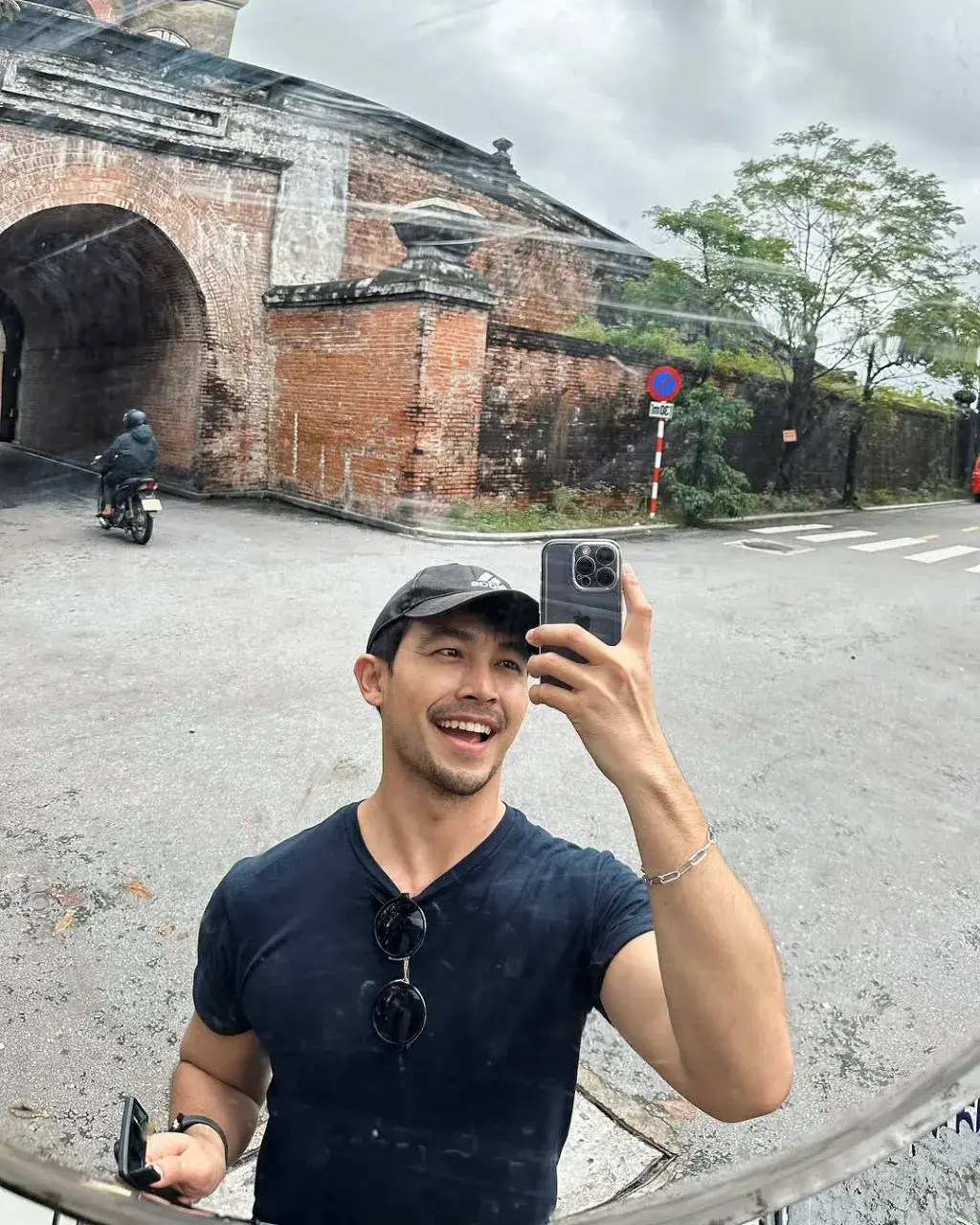 ระวังน้ำแตกกก