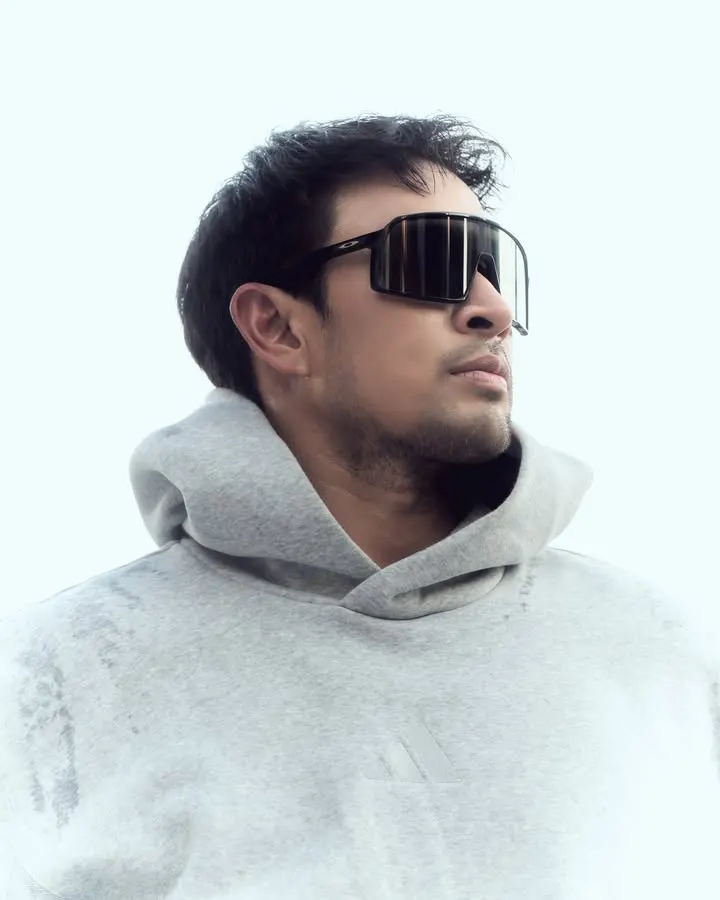 เสวหนวด หวดทีครับเฮีย