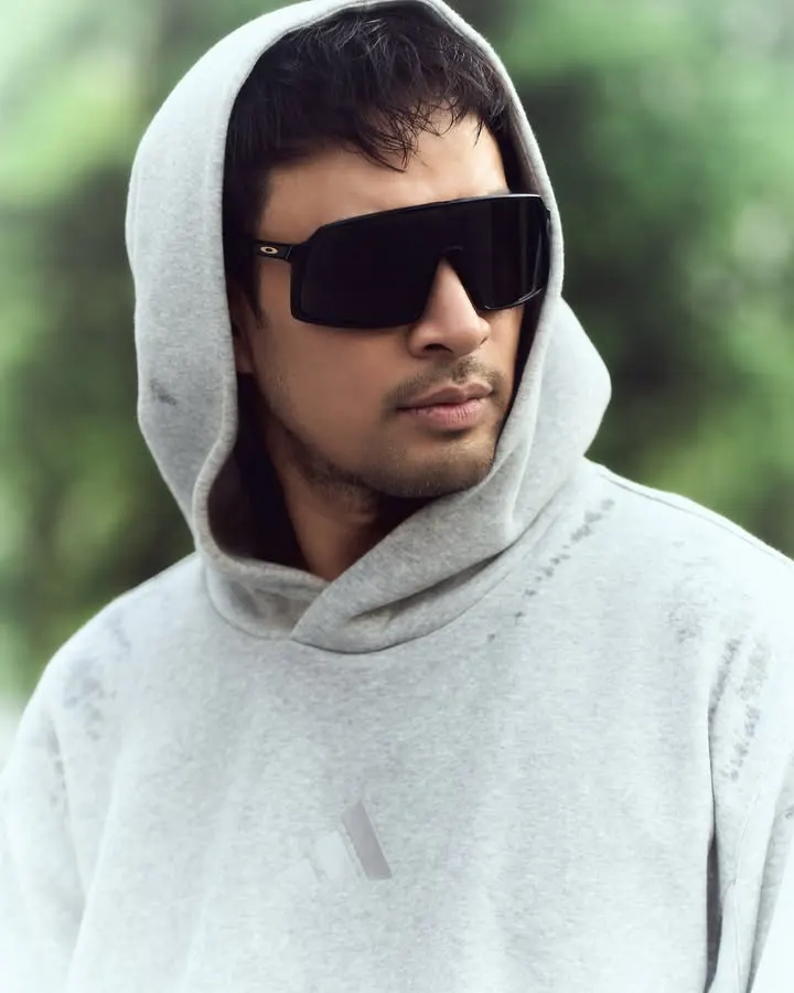 เสวหนวด หวดทีครับเฮีย