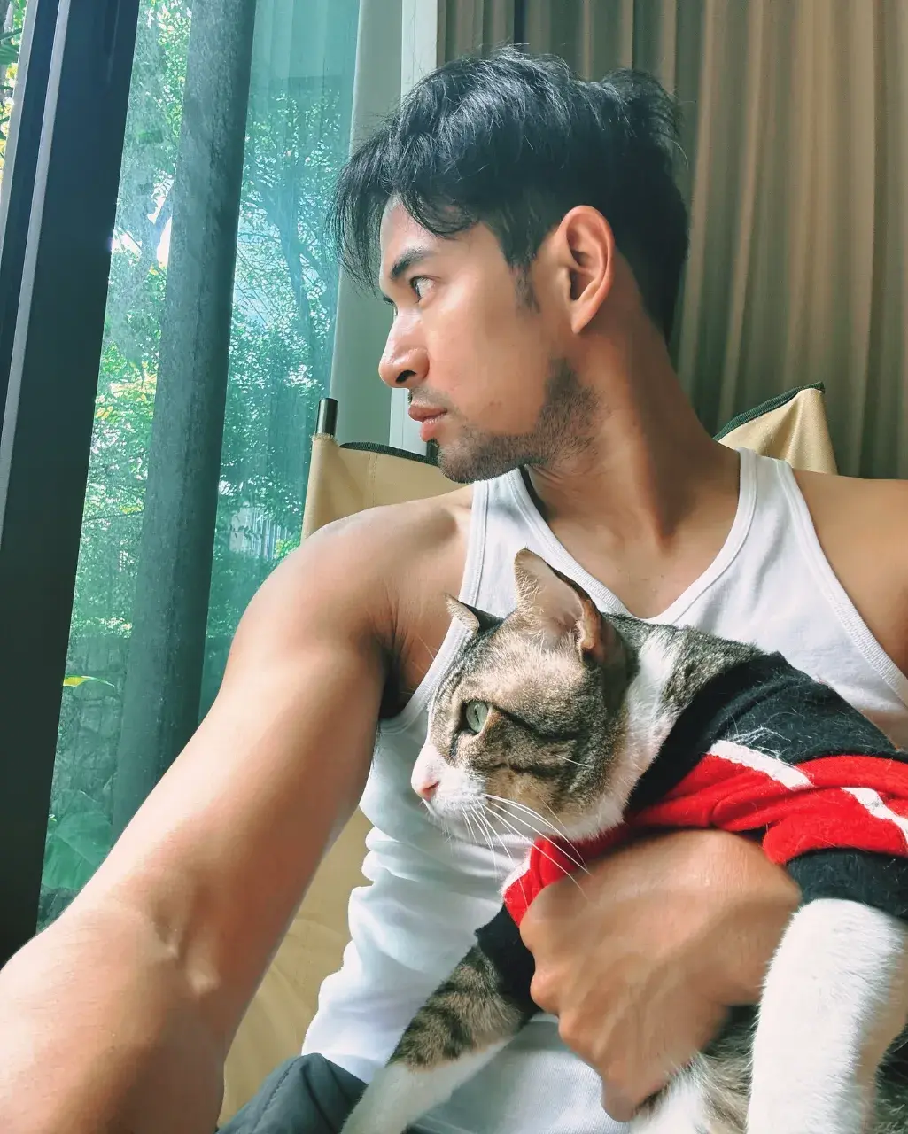 เสวหนวด หวดทีครับเฮีย