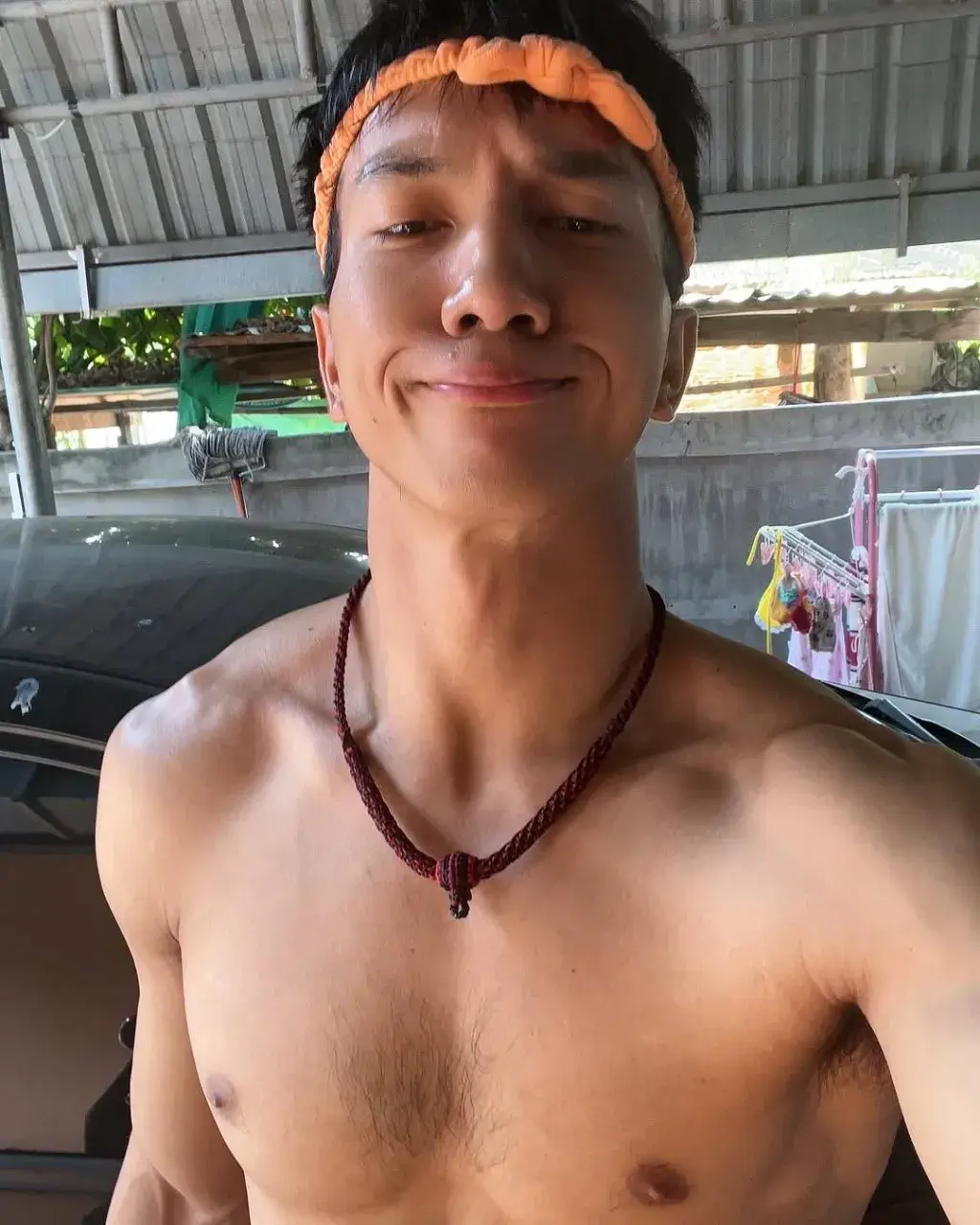 รักผ่านจอ