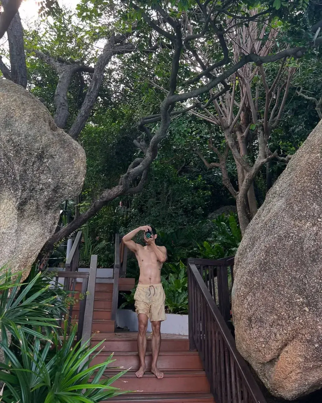 รักผ่านจอ